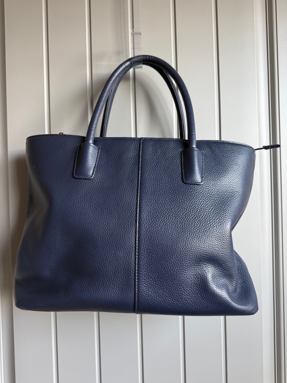 NWOT Onna Ehrlich Navy Pebbled Leather Shoulder Tote and dust bag